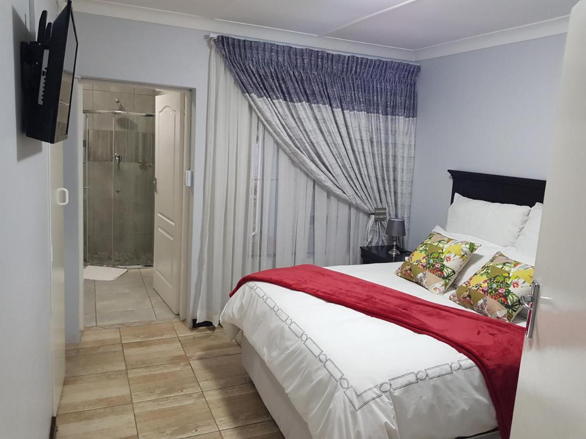 Good 2 Go Guest House Benoni Bagian luar foto