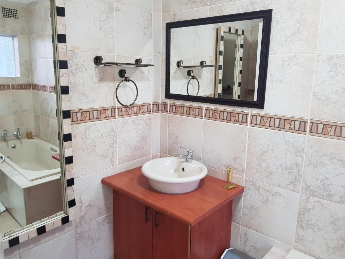 Good 2 Go Guest House Benoni Bagian luar foto